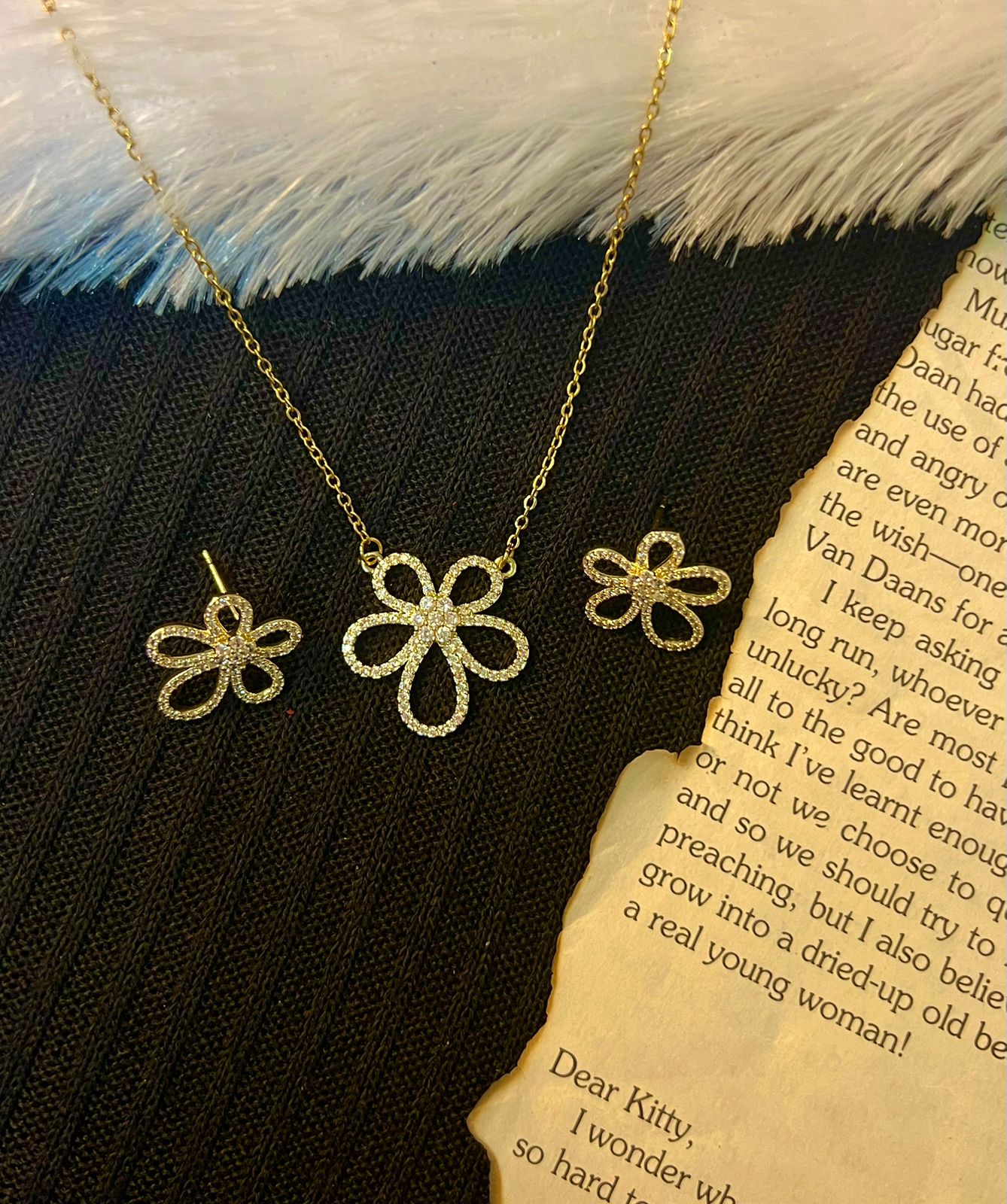 Aurora Bloom Pendant Set