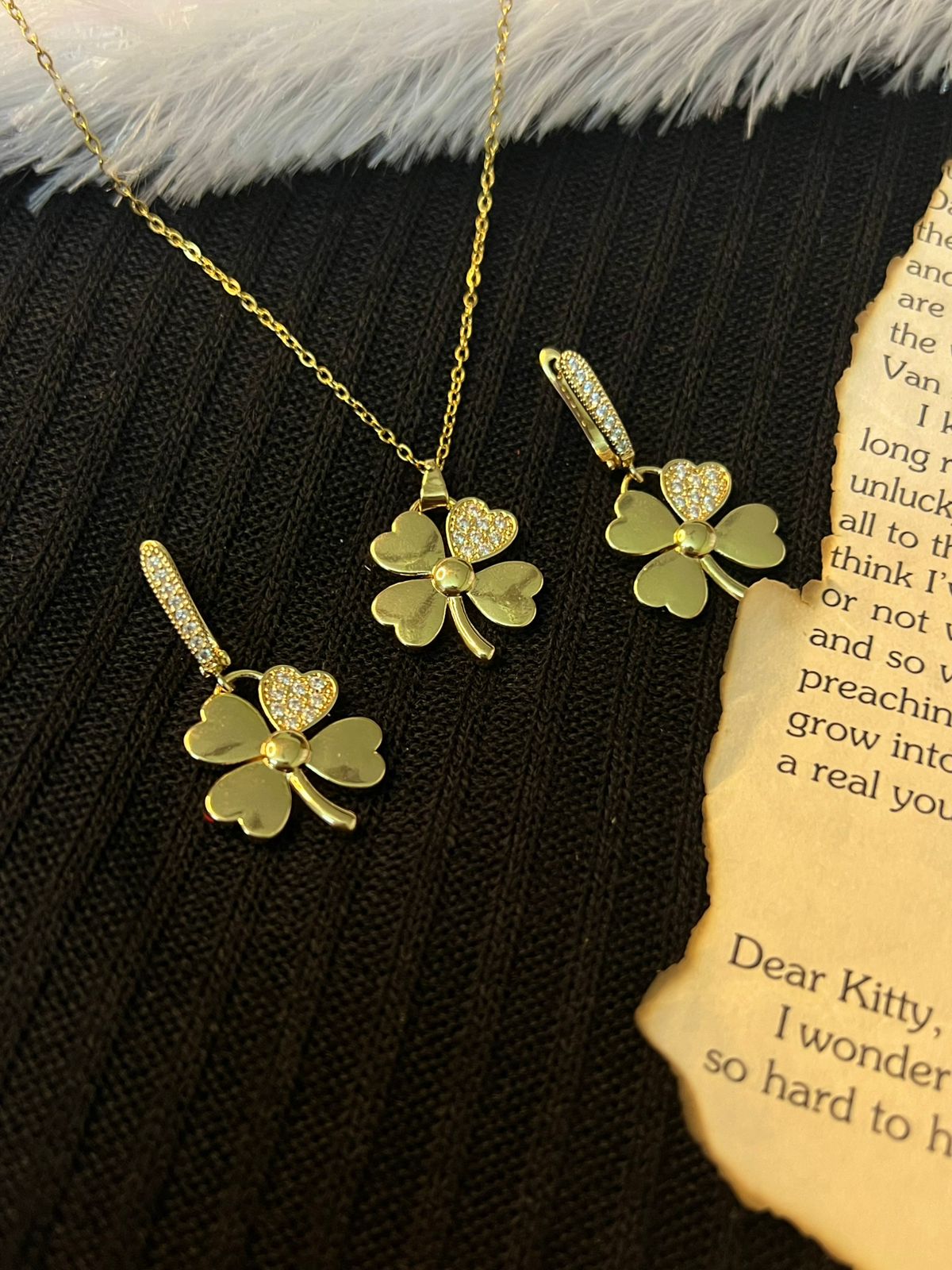 Clover Heart Pendant Set