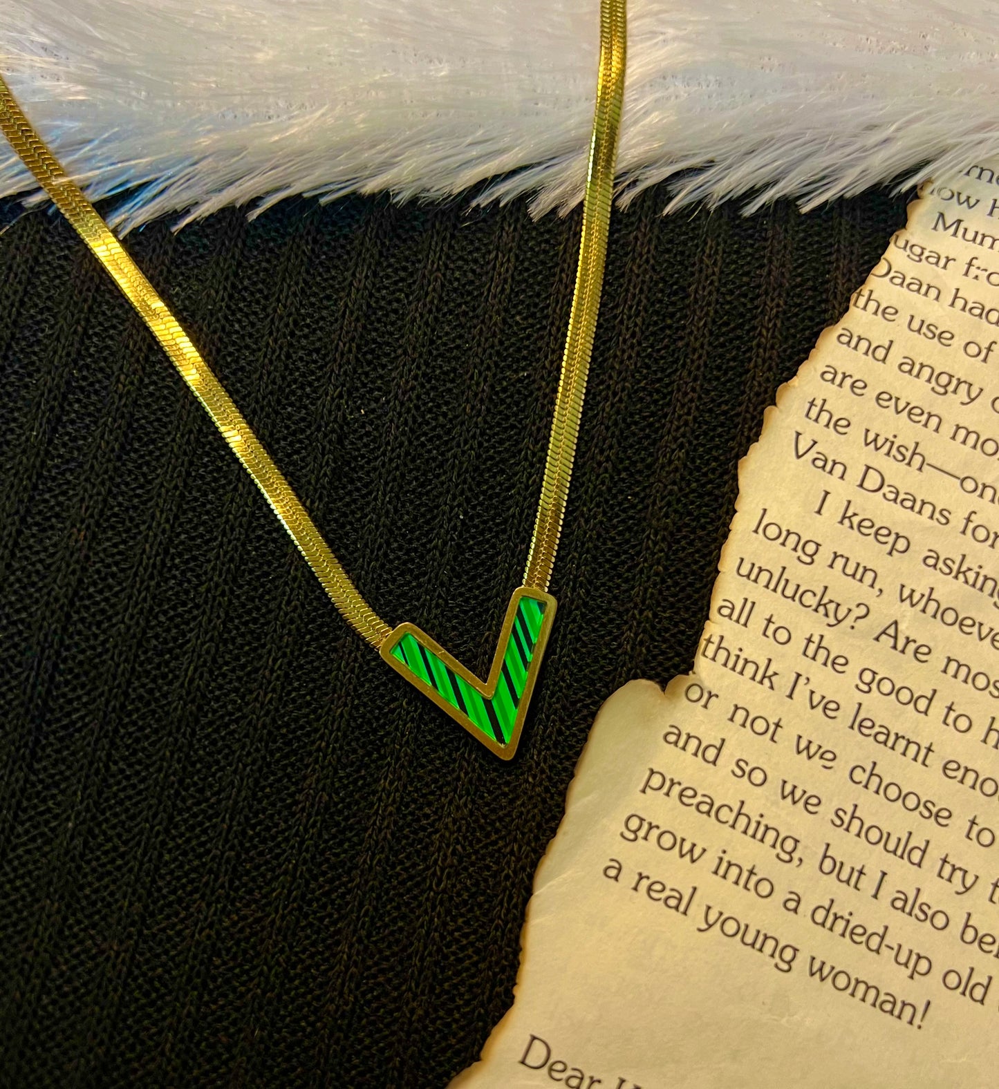 The Celeste V- Snake Chain