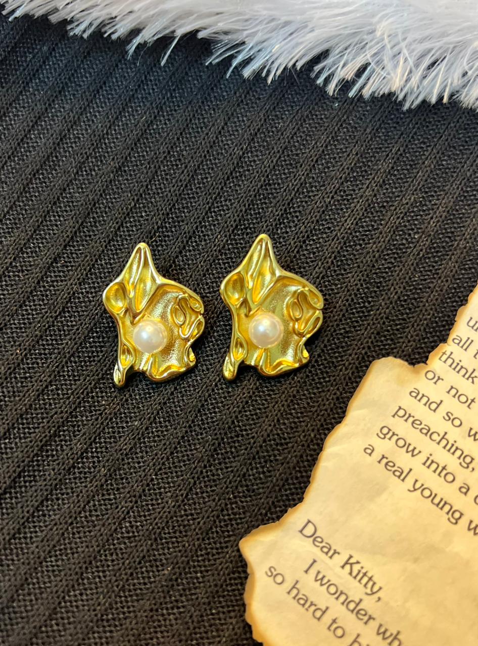 Molten Gold and Pearl earrings