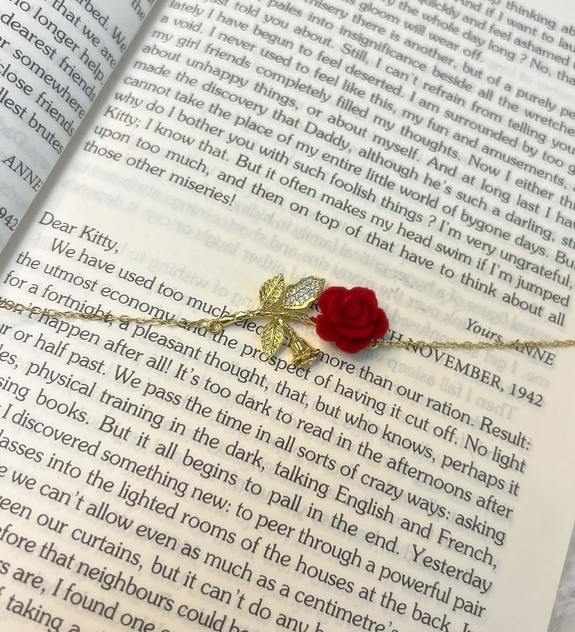Romantic Rose Chain