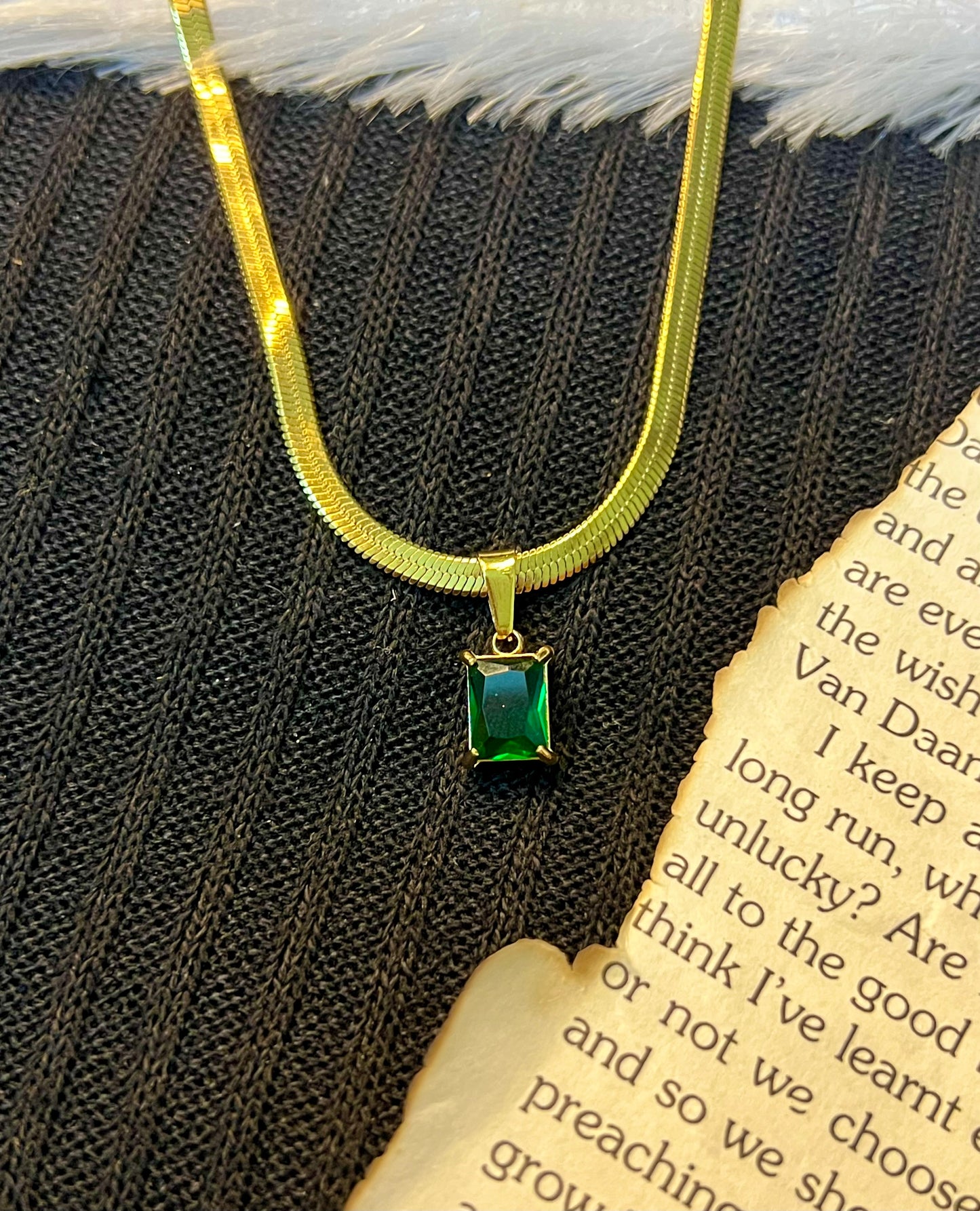 Emerald Pendant Chain