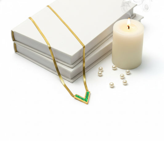 The Celeste V- Snake Chain