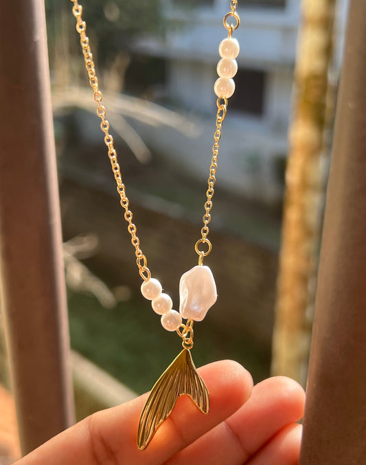 White Pearl Fish Tail